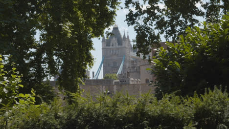 Exterior-De-La-Torre-De-Londres-Inglaterra-Reino-Unido-Con-El-Puente-De-La-Torre-Detrás