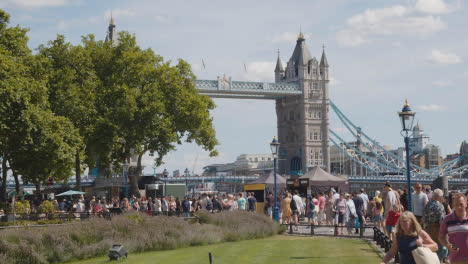 Crowd-Of-Summer-Tourists-Walking-By-Tower-Bridge-London-England-UK-2