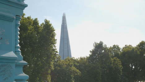 Exterior-Of-The-Shard-Office-Building-In-Modern-Business-District-Skyline-London-UK-2