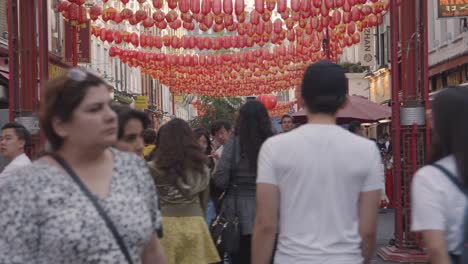 Crowd-Of-Summer-Tourists-Walking-Along-Gerrard-Street-In-Chinatown-In-London-England-UK-2