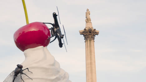 Trafalgar-Square-With-Nelsons-Column-And-Modern-Art-Sculpture-On-4th-Plinth-In-London-England-UK