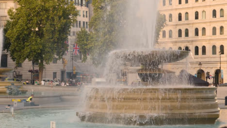 Trafalgar-Square-Mit-Brunnen-Am-Fuß-Der-Nelsons-Column-In-London-England-Uk-1