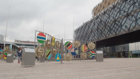 Gebäude-Und-Ausstellungen-Auf-Dem-Centenary-Square-In-Birmingham,-Großbritannien