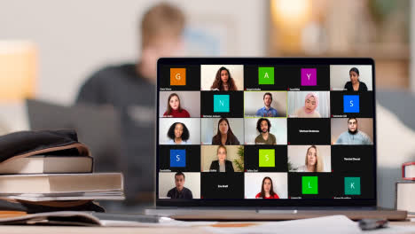 Bildschirm-Mit-Virtuellem-Video-Business-Meeting-Auf-Dem-Laptop-Zu-Hause