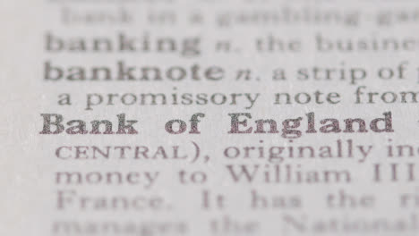 Nahaufnahme-Auf-Seite-Des-Wörterbuchs-Mit-Definition-Der-Wörter-Bank-Of-England