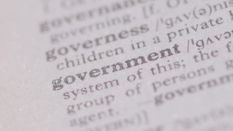 Nahaufnahme-Auf-Seite-Des-Wörterbuchs-Mit-Definition-Des-Wortes-Regierung-1