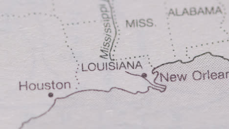 Close-Up-On-Page-Of-Atlas-Or-Encyclopaedia-With-USA-Map-Showing-State-Of-Louisiana