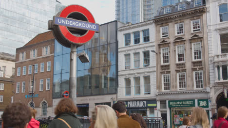 Entrance-To-London-Bridge-Underground-Station-With-Tourists