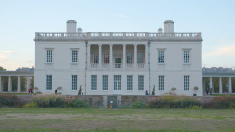 Exterior-Del-Antiguo-Royal-Naval-College-En-Greenwich-Park,-Londres,-Reino-Unido-2