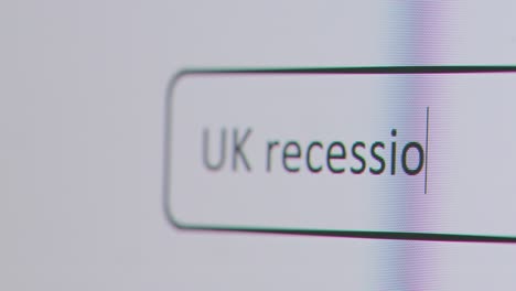 Nahaufnahme-Des-Bildschirms-Mit-Einer-Person,-Die-Britische-Rezession-In-Die-Computersuchmaschine-1-Eingibt