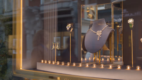 Jewellery-Window-Display-In-Bulgari-Store-In-London-West-End-Shopping-Area
