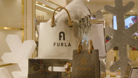 Christmas-Window-Display-In-Furla-Store-In-London-West-End-Shopping-Area
