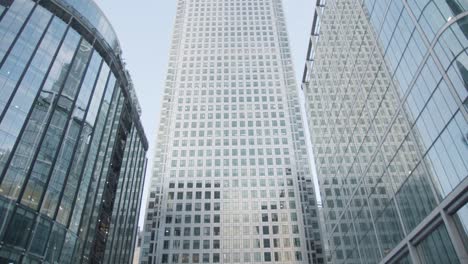 Moderne-Büros-Und-Arbeiter-Am-Canada-Square-Canary-Wharf-In-London-Docklands-UK-3