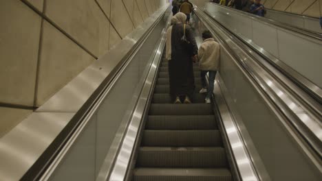 Passengers-On-Escalators-At-Canary-Wharf-Underground-Station-5
