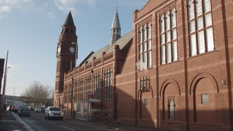 Exterior-De-La-Mezquita-Y-Centro-Comunitario-Green-Lane-Masjid-En-Birmingham,-Reino-Unido-9