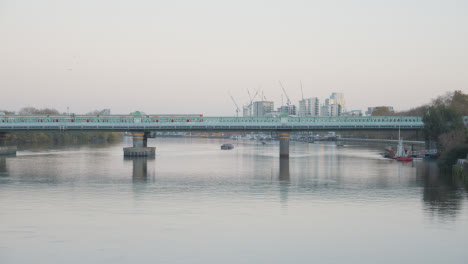 Fulham-Rail-Bridge-With-Train-Crossing-Over-River-Thames-In-London-In-Winter-1