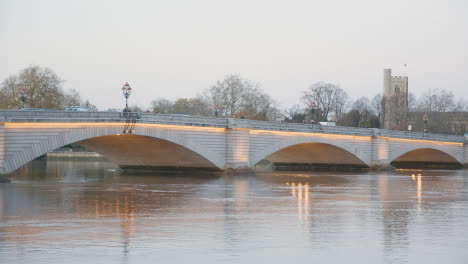 Putney-Bridge-Over-River-Thames-In-London-Illuminated-In-Winter