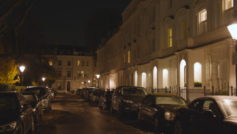 Exklusive-Luxuswohnungen-Am-Belgrave-Square-London-Bei-Nacht-5