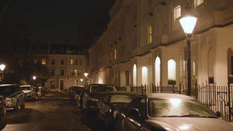 Exklusive-Luxuswohnungen-Am-Belgrave-Square-London-Bei-Nacht-6