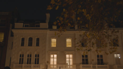 Exklusive-Luxuswohnungen-Am-Belgrave-Square-London-Bei-Nacht-8