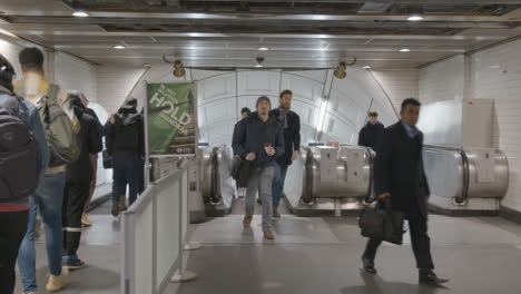 Commuter-Passengers-On-Escalators-At-Underground-Station-Of-London-Liverpool-Street-UK
