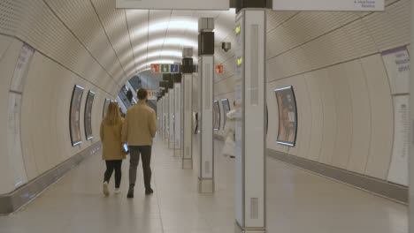 Commuter-Passengers-At-Underground-Station-Of-New-Elizabeth-Line-At-London-Liverpool-Street-UK-2