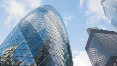 Exterior-Of-The-Cheesegrater-And-The-Gherkin-Modern-Office-Buildings-In-City-Of-London-UK-3