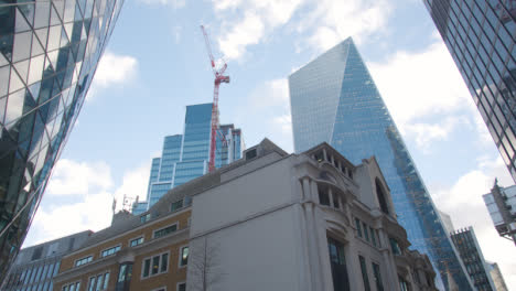 Außenansicht-Des-Modernen-Bürogebäudes-Gherkin-In-Der-City-Of-London,-Großbritannien-1