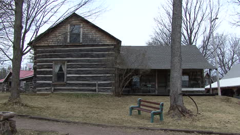 Michigan-log-house