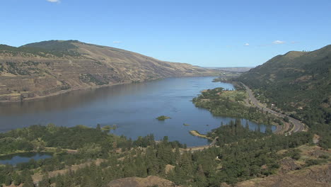 Oregon-Columbia-Gorge-Rowena-Crest-overlook
