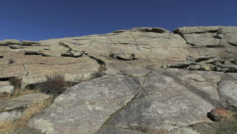 Wyoming-Independence-Rock-with-cracks-pan