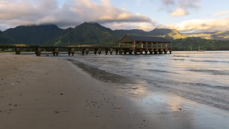 Zeitraffer-Der-Wolkenbewegung-über-Der-Hanalei-Bay-In-Kauai