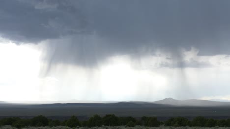 Desert-rain-storm-in-new-mexico