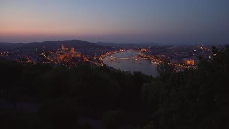 Sonnenuntergang-Vom-Gellértberg-In-Budapest