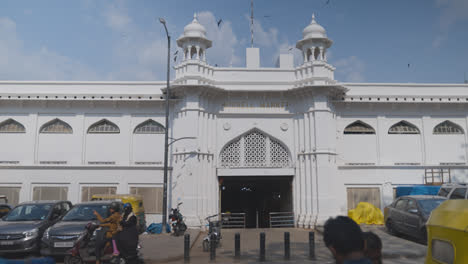 Exterior-Of-Russell-Market-Building-In-Bangalore-India-With-Shoppers