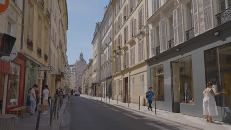 Marais-District-Of-Paris-France-Busy-With-Shops-Bars-Restaurants-And-Tourists-11