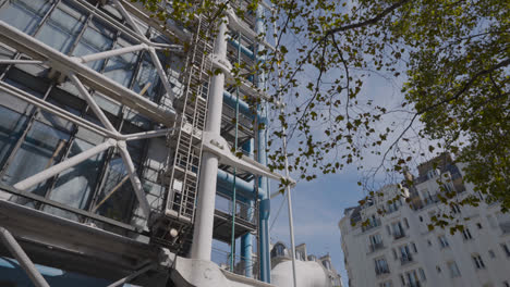 Exterior-Of-The-Pompidou-Arts-Centre-In-Paris-France-With-Tourists-In-Slow-Motion-2