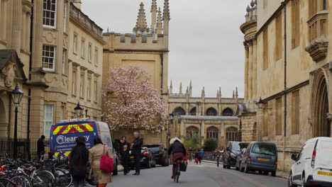 Exterior-Of-Hertford-College-And-Bodleian-Library-Towards-Radcliffe-Camera-Building-In-City-Centre-Of-Oxford