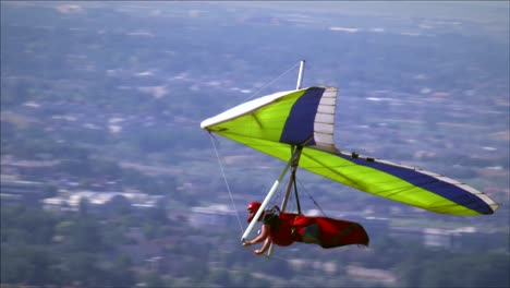 Hang-Glider-in-Slow-Motion