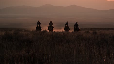 Cattlemen-Riding-Horses-at-Sunset-02