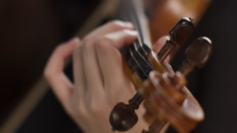 Close-Up-Violinist-Playing-Violin