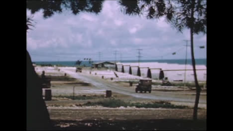 1945-Fat-Man-Und-Little-Boy-Atombombenvorbereitungen-Auf-Tinian-Island-002
