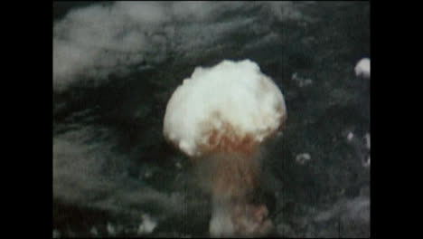 1945-Nagasaki-Atomic-Bomb-Explosion-03