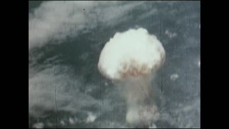 1945-Nagasaki-Atomic-Bomb-Explosion-03