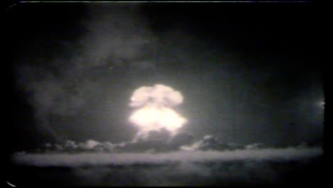 1957-Priscilla-Atomic-Bomb-Blast-During-Operation-Plumbbob-01