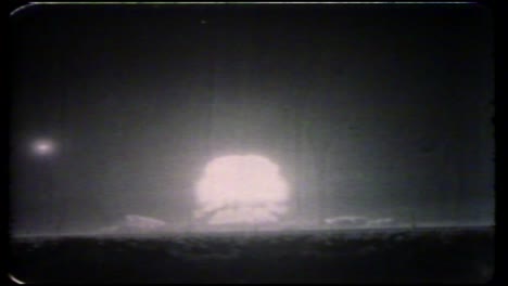 1957-Priscilla-Atomic-Bomb-Blast-During-Operation-Plumbbob-02