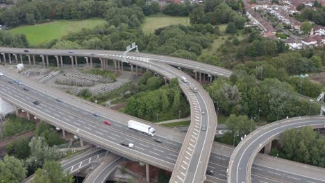 Disparo-De-Drone-Pasando-Por-Cruce-De-Espaguetis