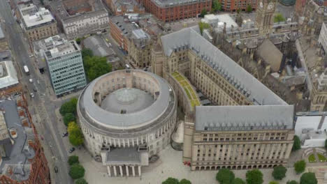 Overhead-Drohne,-Die-Sich-Von-Der-Manchester-Central-Library-Wegzieht-02