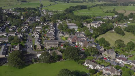 Drohnenschuss-Zieht-Sich-Von-Castleton-Weg-02