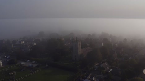 Drone-Shot-Orbitando-La-Iglesia-Islip-En-Mist-01